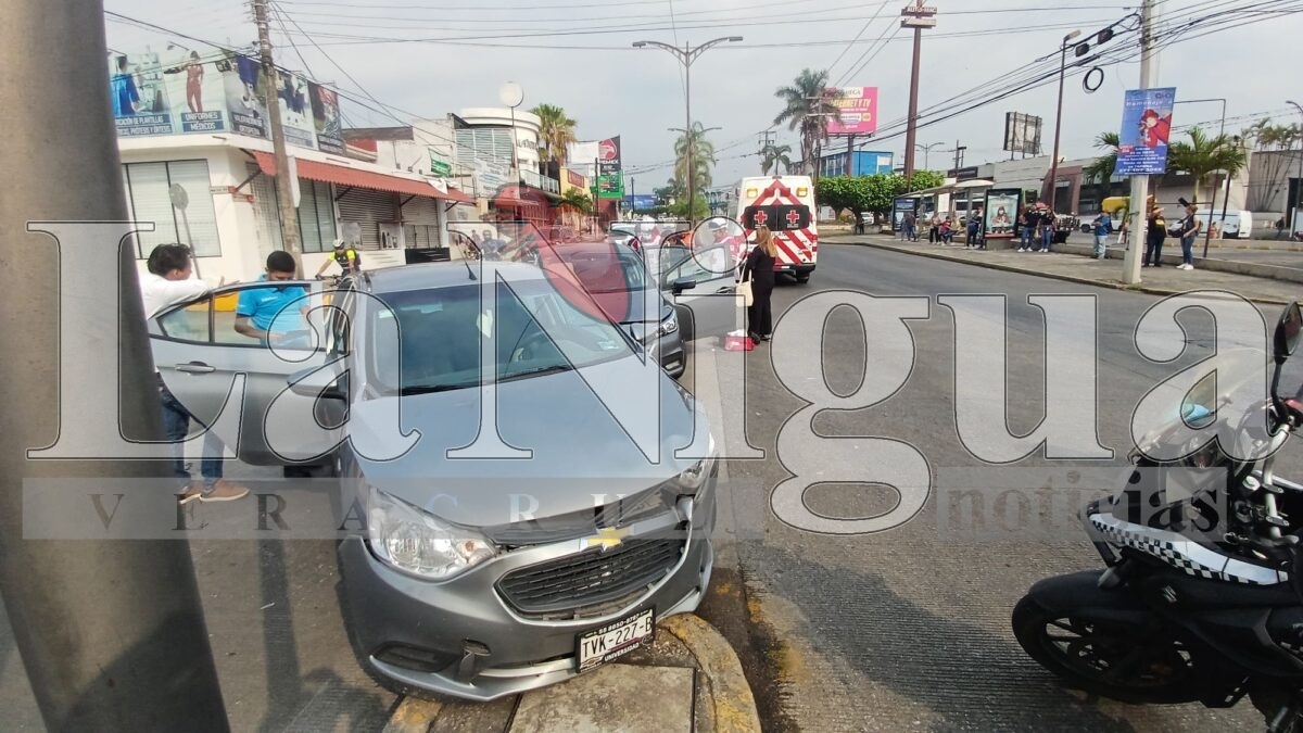 Mujer lesionada en accidente 1 img 20250430 wa00763267366632902405863