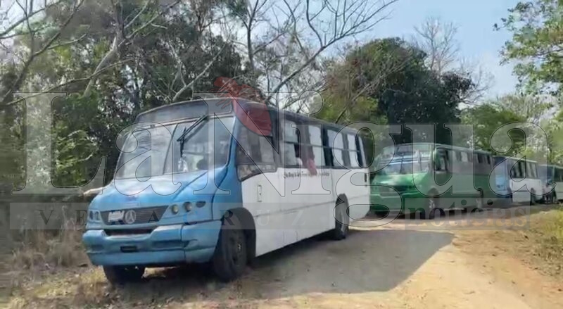 Intento de despojo en ex unidad minera de Texistepec deja 124 retenidos y un hombre herido de bala. 4 img 20250503 wa00476511433831198937878