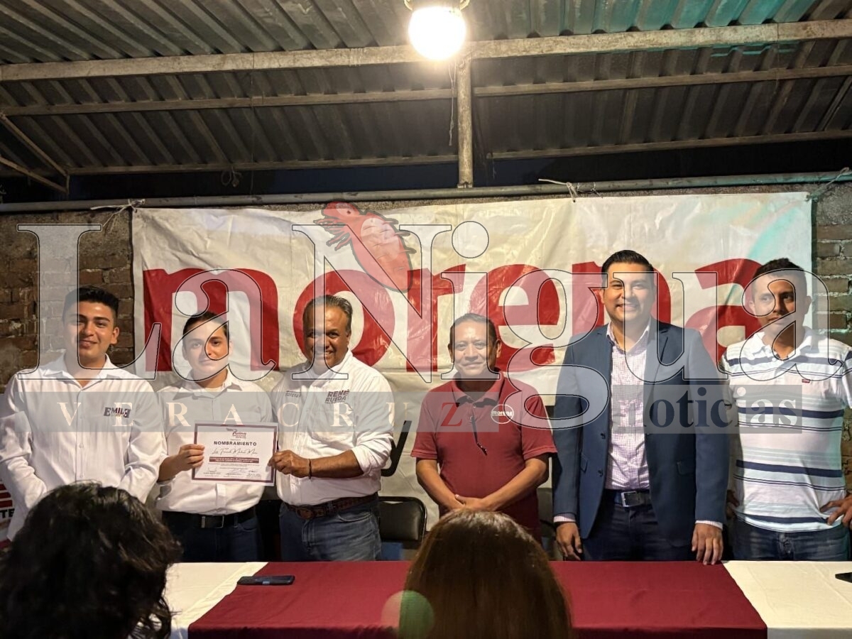 Entregan nombramientos a Estructura Municipal <br>de Relevo Generacional en Atoyac 5 img 20250504 wa01233248450728994423240