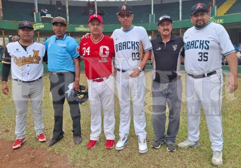 Grupo Garrido le ganó juegazo a<br>San Miguelito 7-6 y está en la final 5 img 20250505 wa00144492391545664212013
