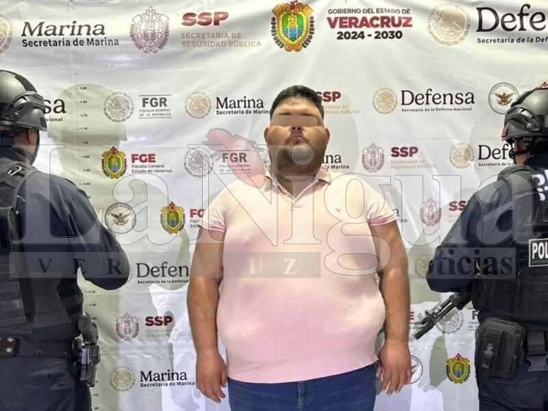 Rescatan a presunto homicida de José Luis Chipahua tras intento de linchamiento en Uxpanapa. 1 img 20250507 wa00091014252136337846117