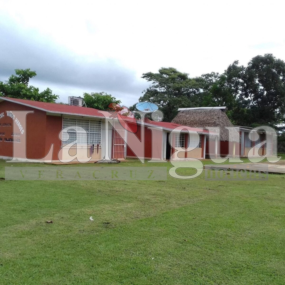 Conceden suspensión provisional a menores expulsados de telesecundaria en el municipio de Pajapan, Veracruz. 5 img 20250507 wa00314531925427523834048