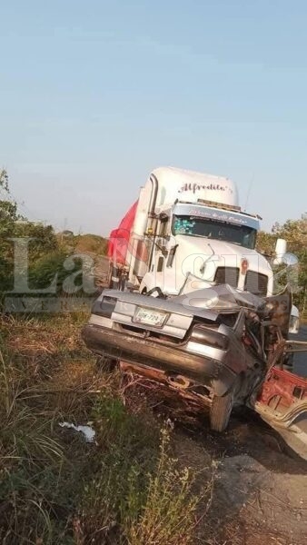 Tragedia en la carretera Emiliano Zapata – Villa Chablé deja cuatro muertos tras brutal choque frontal 4 img 20250518 wa00661003173721342716462