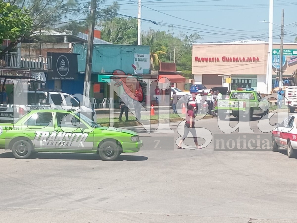Se inc3ndia un taxi en Nanchital 1 img 20250520 wa01036721911944349995809
