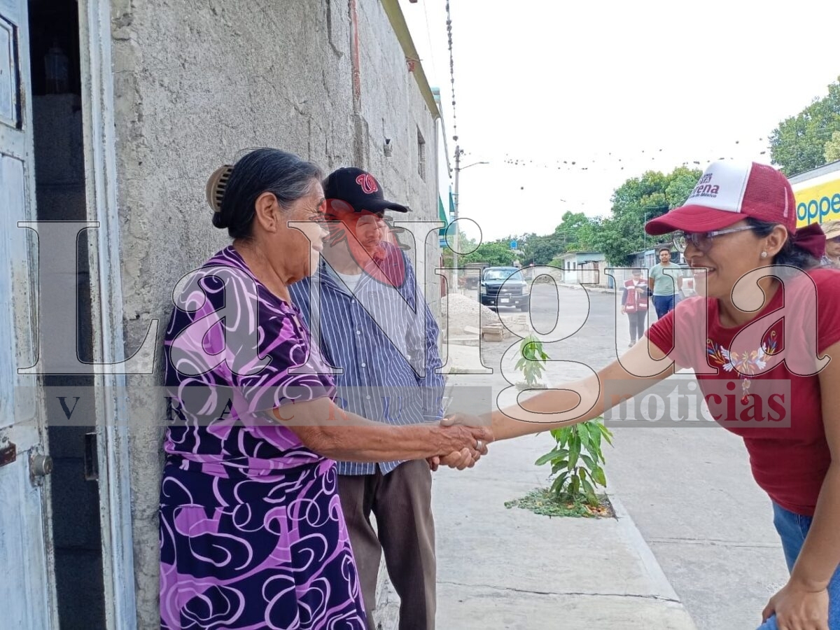 Siboney Morales recorre el fraccionamiento Moreno y dialoga con vecinos sobre seguridad, servicios y desarrollo urbano 6 img 20250522 wa0197642001771589428871