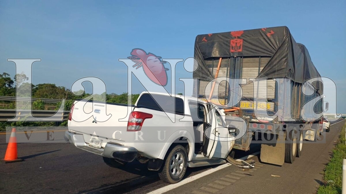 Dos personas lesionadas, saldo de aparatoso, accidente sobre la autopista, La Tinaja Cosoleacaque.