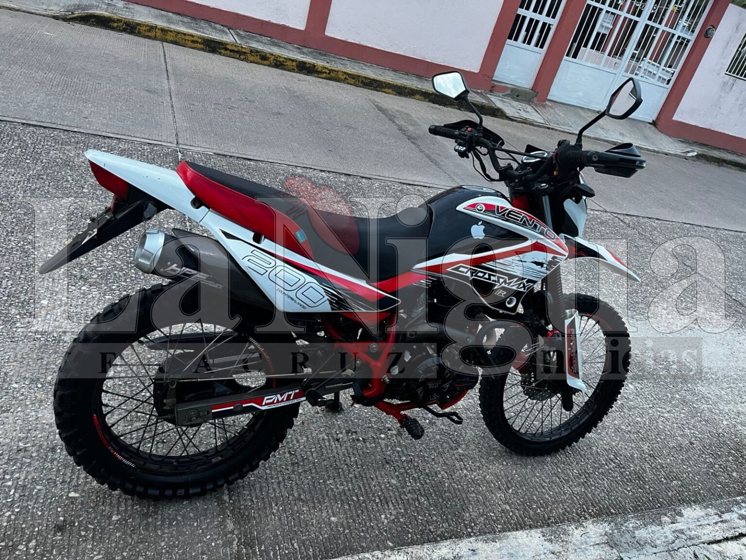 Roban motocicleta mientras disfrutaba del circo en Las Choapas