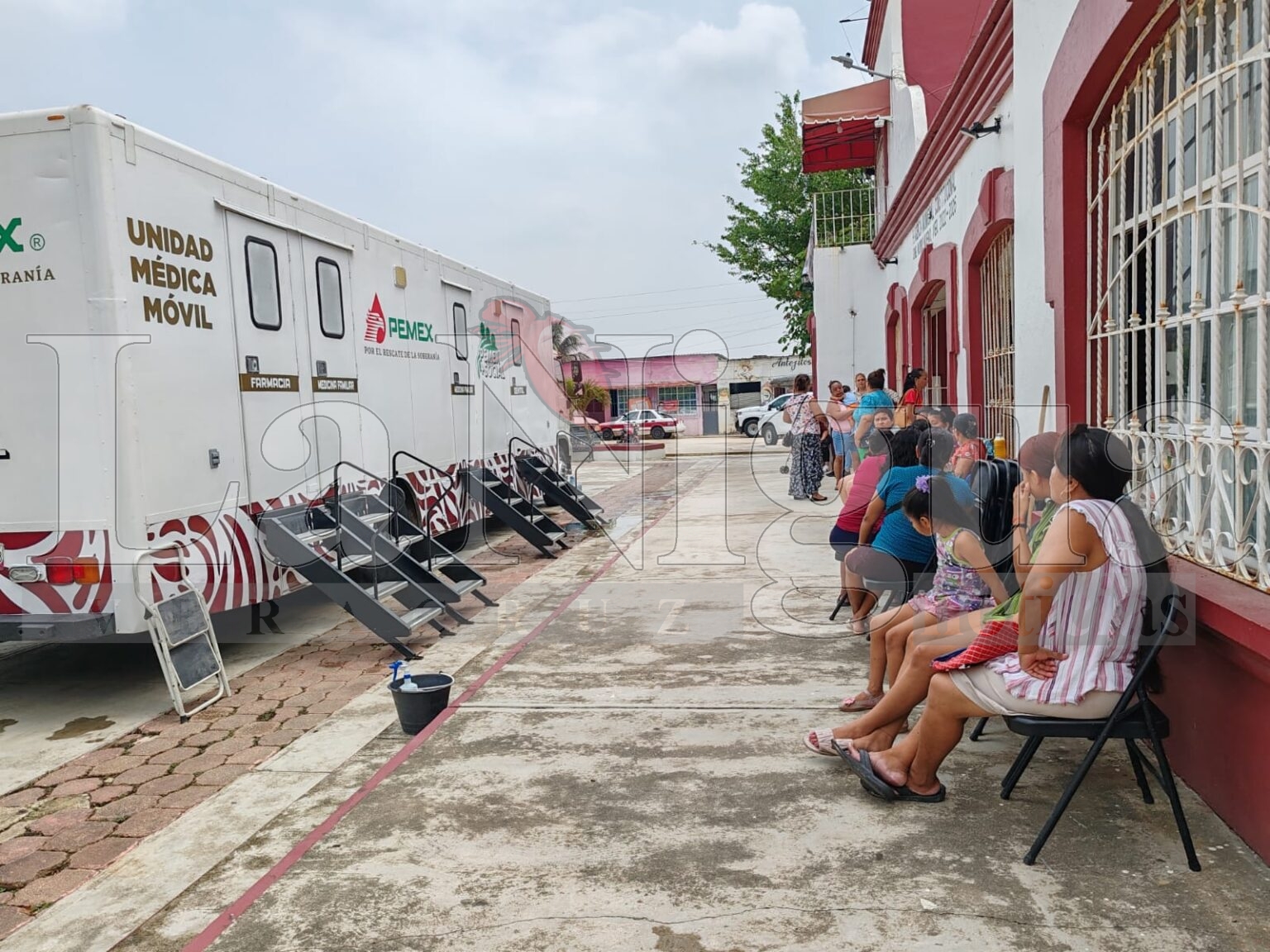 Persisten olores químicos en la congregación de Mundo Nuevo; aún sin definir empresa responsable