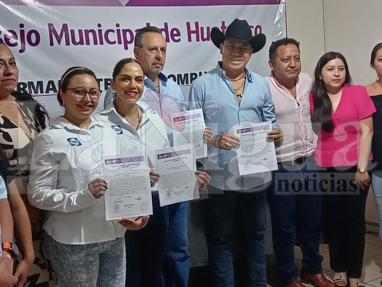 Entregan constancias de mayoría a presidentes municipales electos en Huatusco y Tecolutla