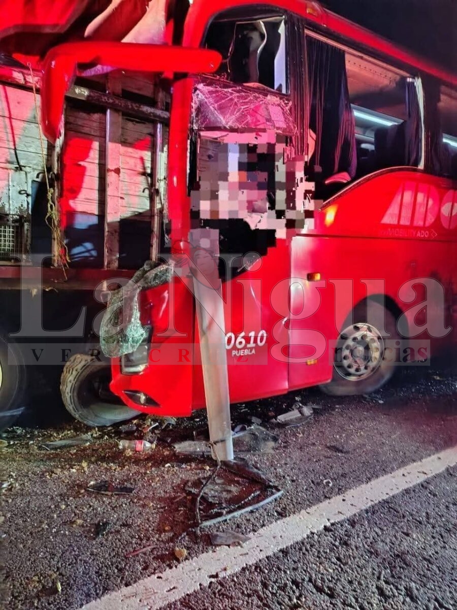 Fatal accidente en la autopista Cosamaloapan–Acayucan deja dos muertos y varios heridos