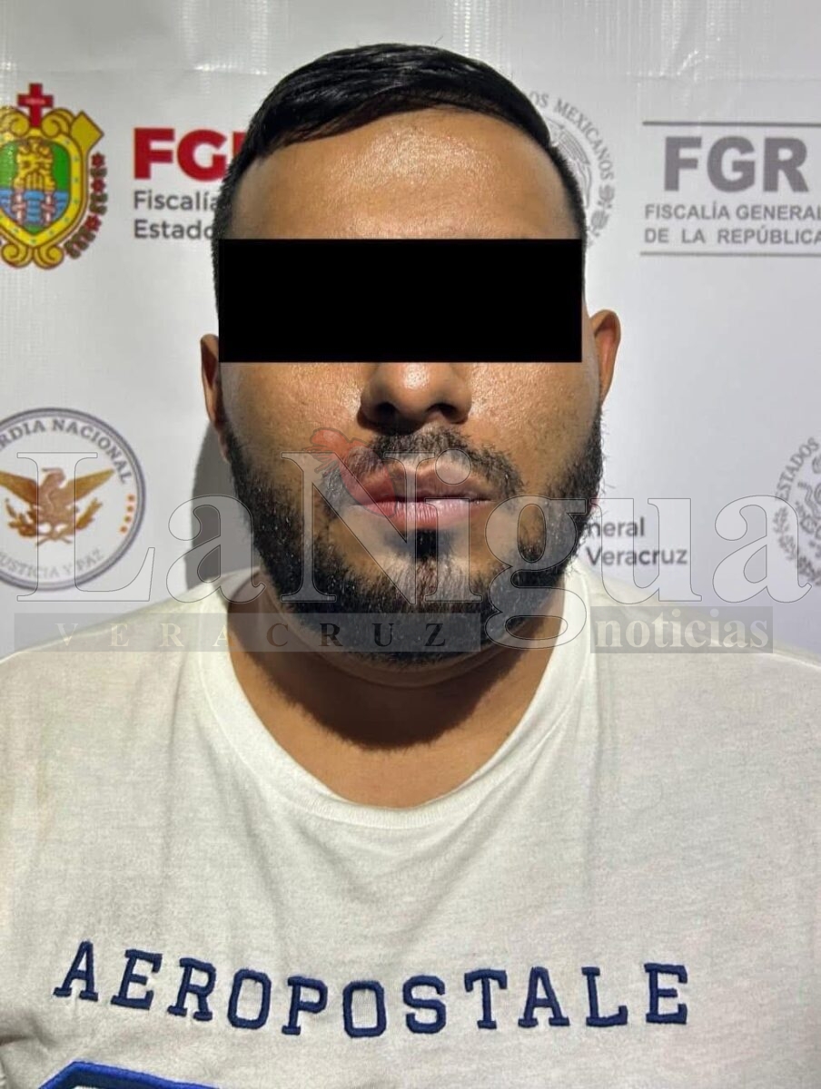Bajo fuerte operativo, trasladan a Coatzacoalcos a “El Doble Cero”, presunto jefe regional del CJNG.
