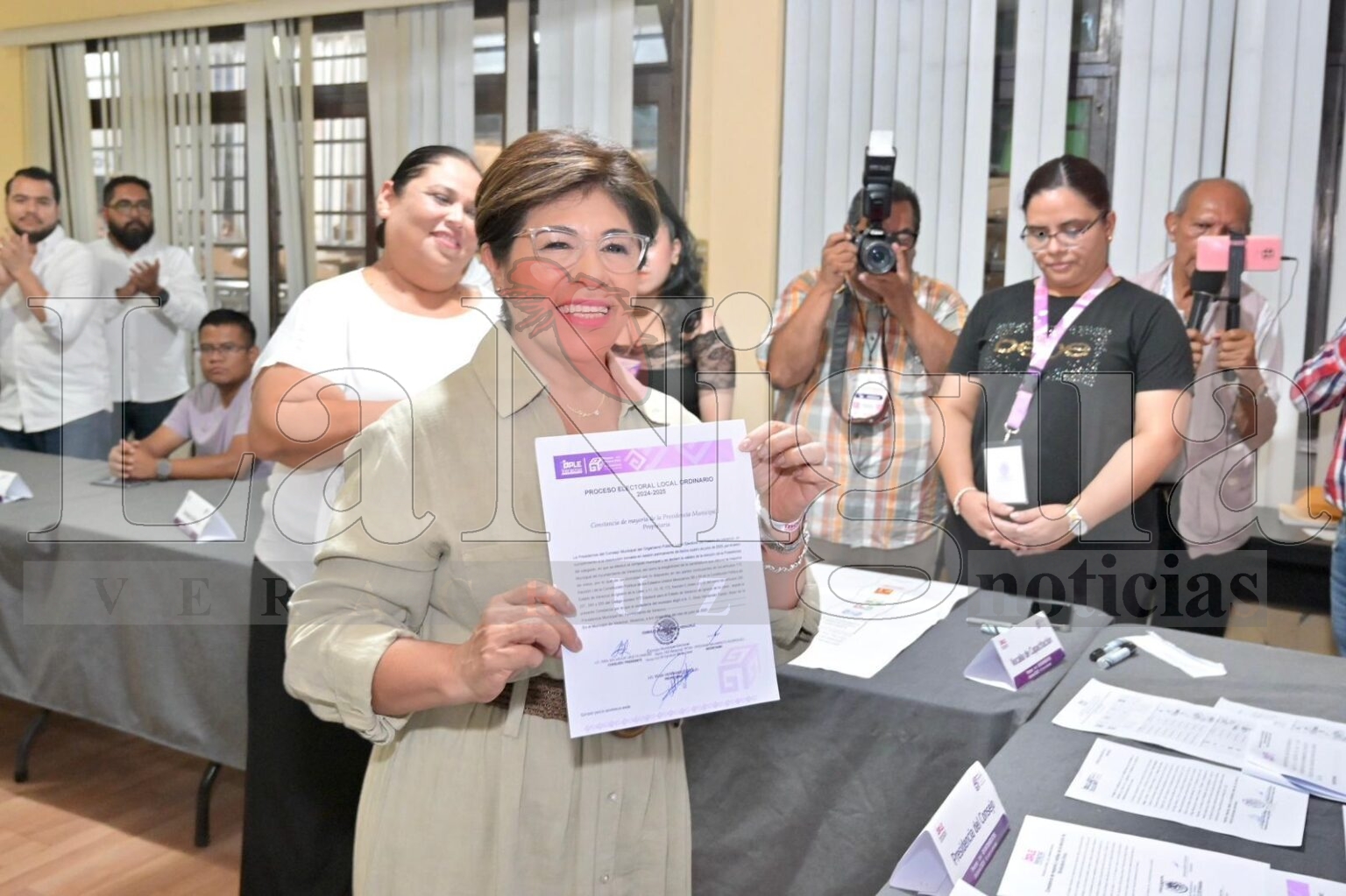OPLE entrega Constancia de Mayoría a Rosa María Hernández Espejo, fue la más votada en Veracruz