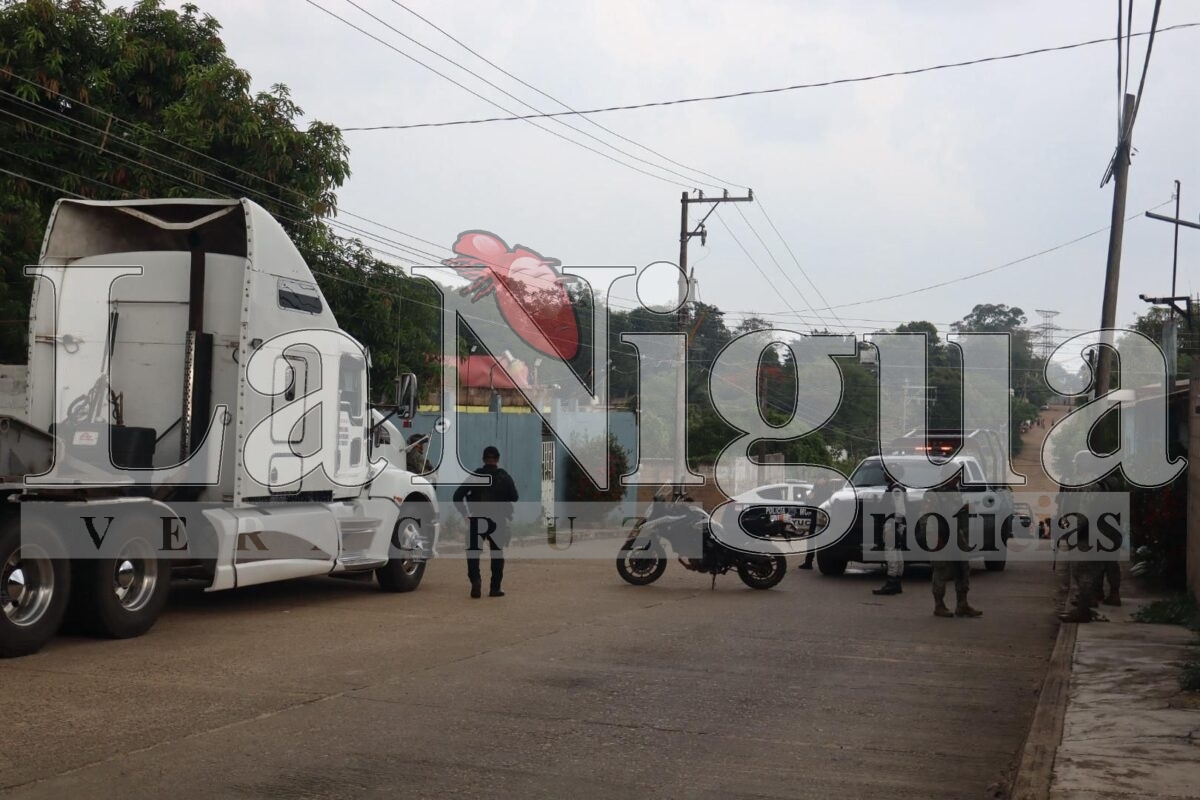 Empresario transportista repele agresión contra sujetos que balearon su casa en Acayucan. 4 img 20250607 wa01126541832987955066315