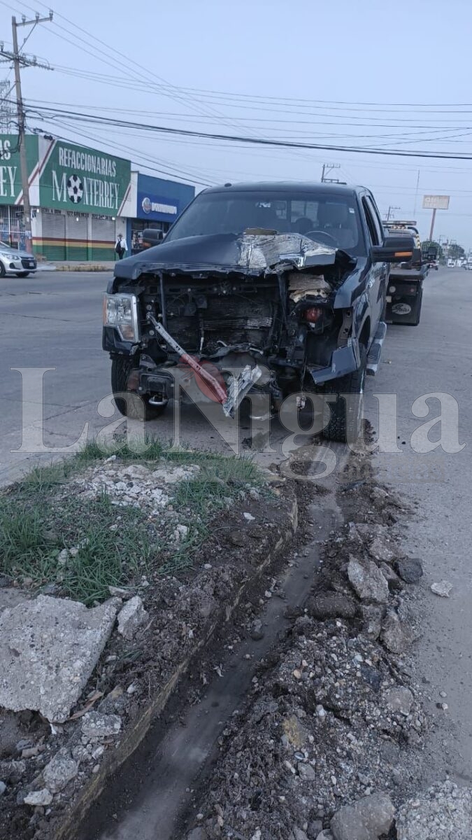 Fuerte accidente en el bulevard Instituto Tecnológico de Minatitlan 2 img 20250608 wa00192438468271463991727