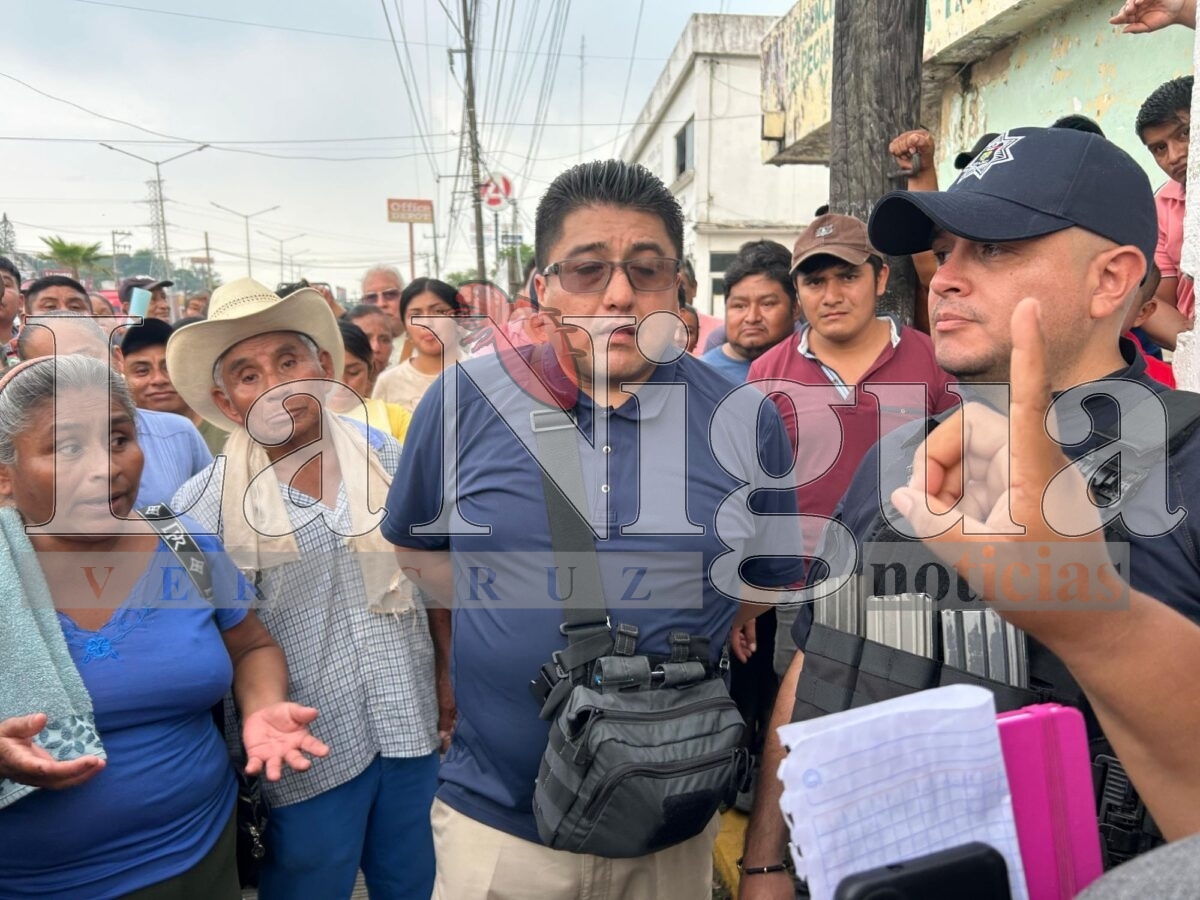 Violento operativo en Minatitlán termina con caos, protestas y fuga: 16 detenidos fueron liberados por pobladores tras hallazgo de camión robado 13 img 20250608 wa0041672890791640488657