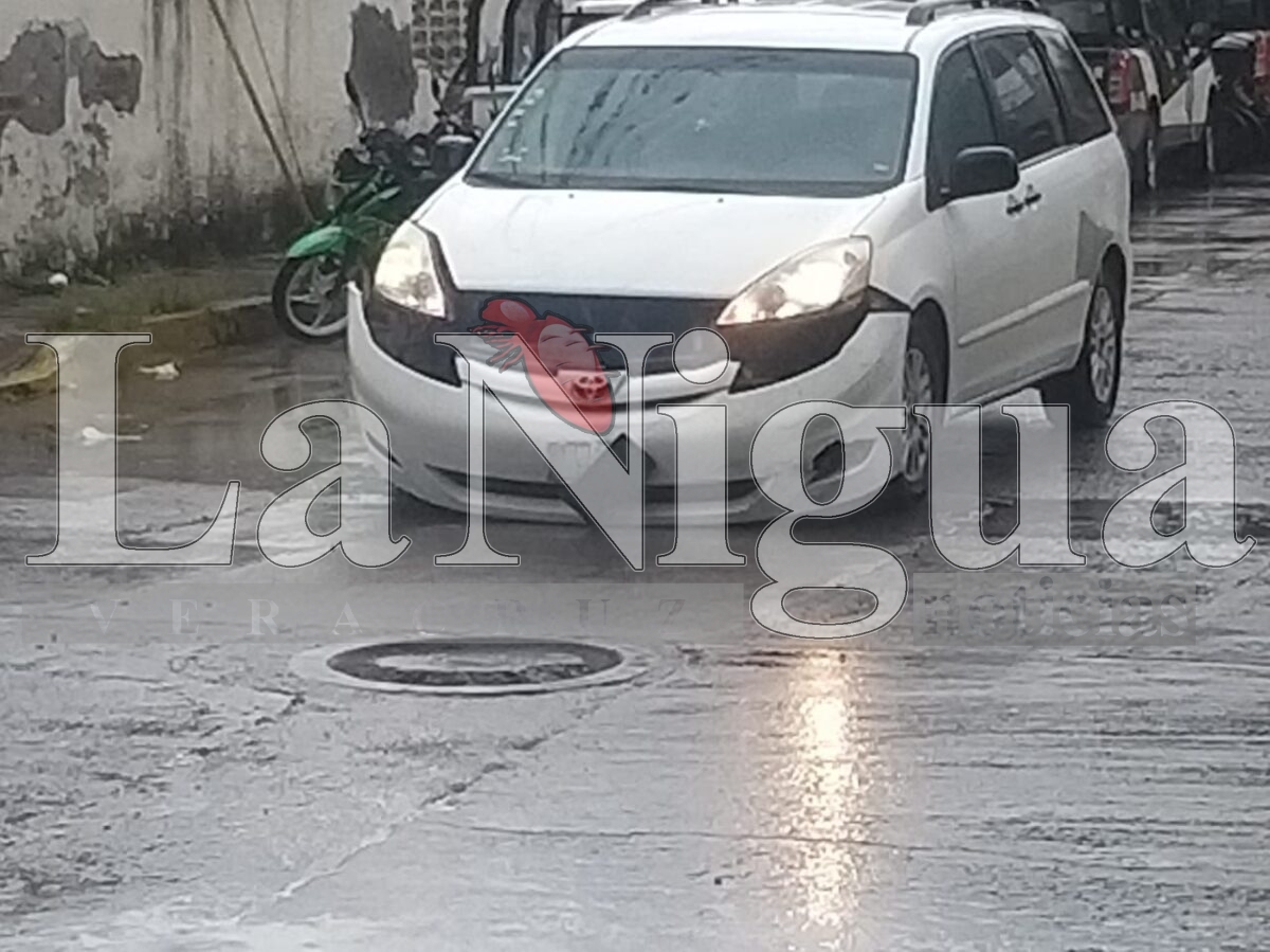 Accidente entre motocicleta y camioneta en Cuitláhuac deja saldo de lesionados leves 5 img 20250619 wa00479065825861395608965