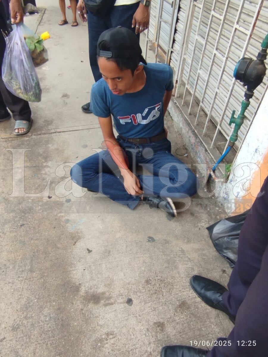 Joven cae de su propia altura al convulsionar . 2 img 20250619 wa01068417156637449460100