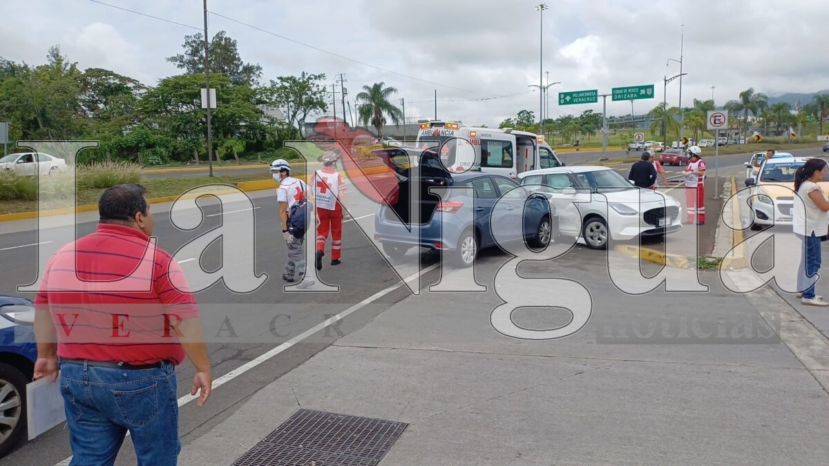 Choque entre dos vehículos en el bulevar Tratados de Córdoba; solo daños materiales 2 img 20250620 wa00345663981209220364279