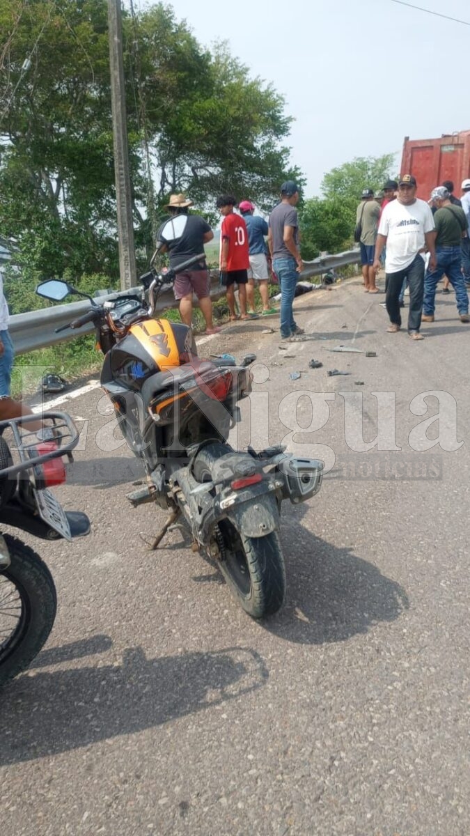 TRÁGICO ACCIDENTE EN LA ZONA RURAL DE MINATITLÁN 4 img 20250620 wa00696341836893908435977