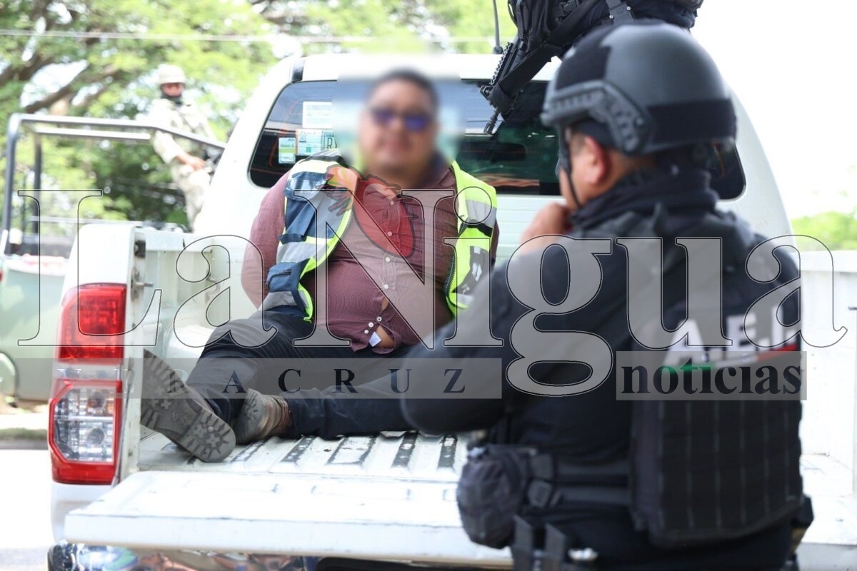 Fiscalía de Oaxaca junto con gobierno Federal y Estatal aplican Operación Sable y toman control de Policía Municipal y C2 en Juchitán para garantizar seguridad 4 img 20250622 wa0039147255944888875796