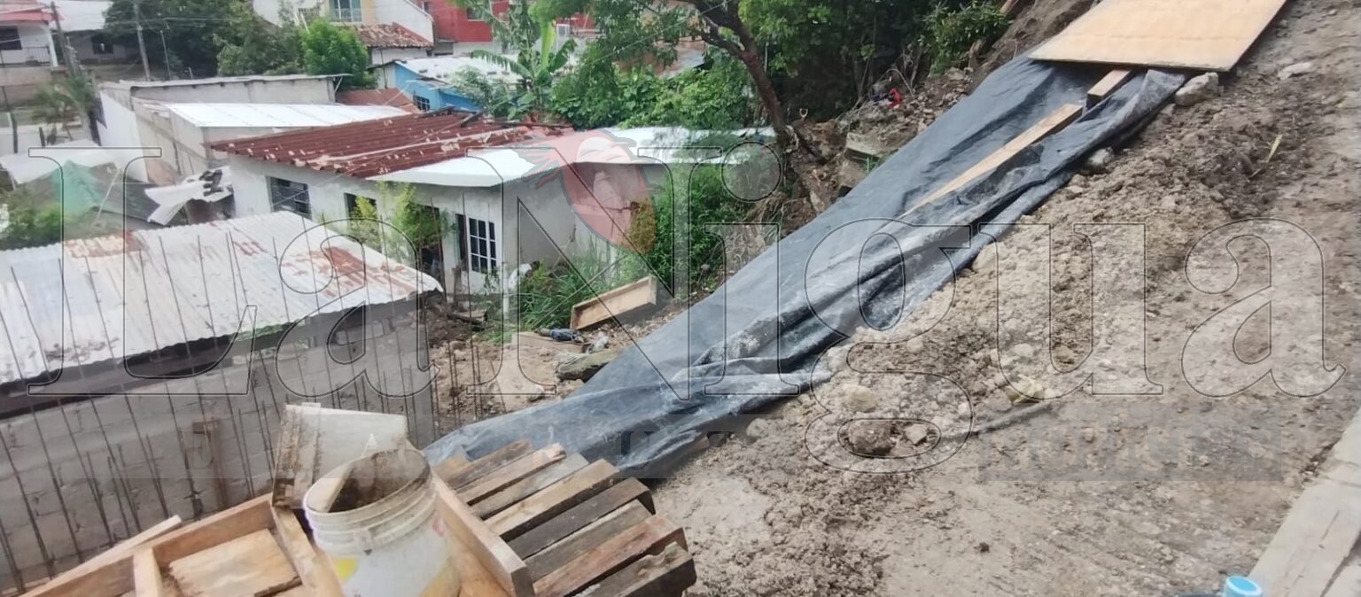 Dejan lluvias fuertes daños en varios sectores de Papantla