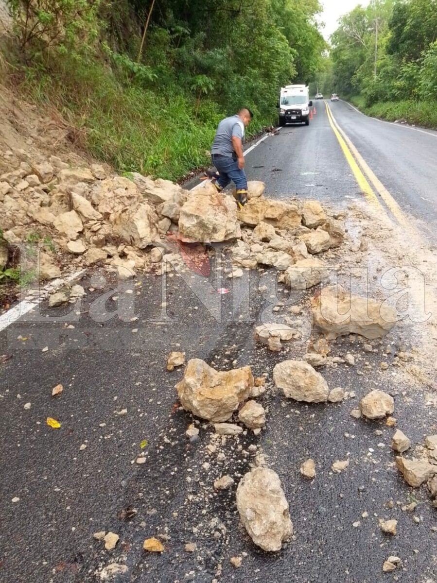 Dejan lluvias fuertes daños en varios sectores de Papantla 2 img 20250623 wa00794889671132511404779
