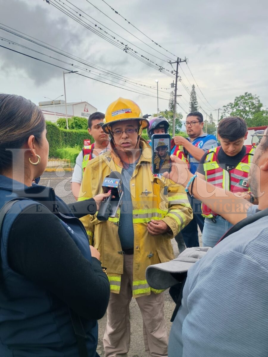 Controlan incendio en la empresa Bellota; 19 personas recibieron atención médica 20 img 20250623 wa0131123005931643214907