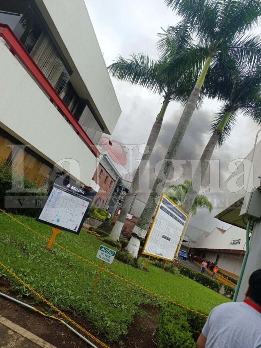Controlan incendio en la empresa Bellota; 19 personas recibieron atención médica 2 img 20250623 wa01481255853856303970301
