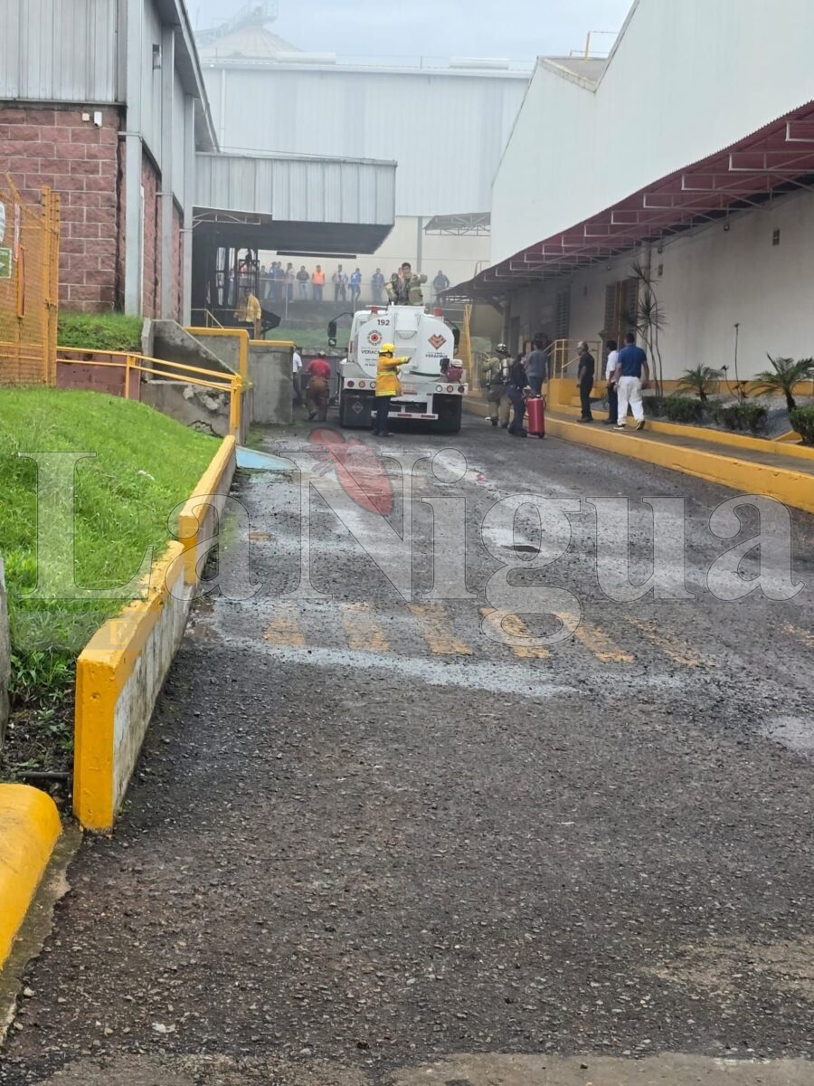 Controlan incendio en la empresa Bellota; 19 personas recibieron atención médica 3 img 20250623 wa01503869649862732123045