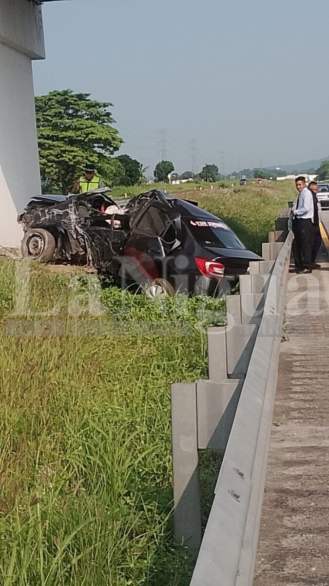 Automovilista muere tras chocar contra muro de contención en la autopista Veracruz–Cuitláhuac