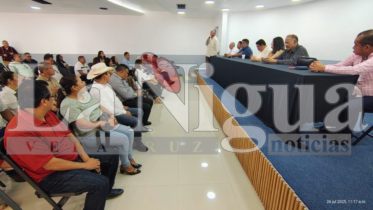Gobierno estatal refrenda su compromiso con sindicatos municipalistas en asamblea en Orizaba