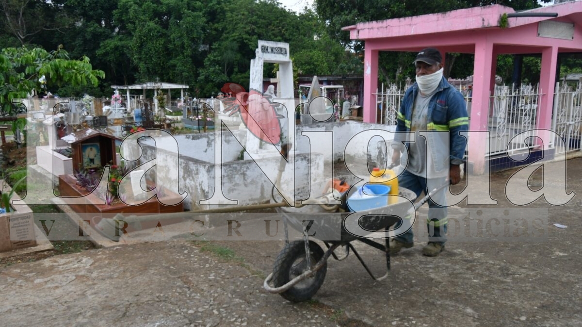 Intensifican jornadas de limpieza en cementerios municipales
