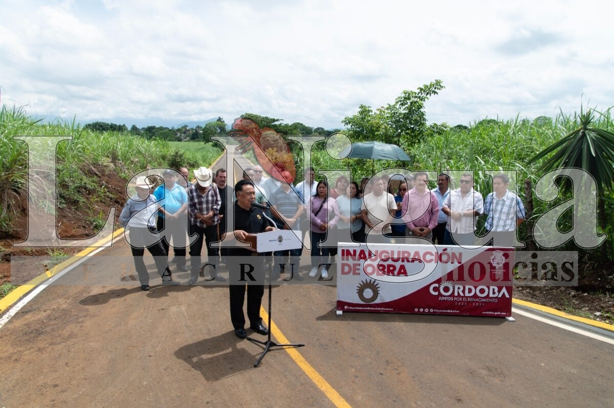 Entrega presidente Juan Martínez cuarta etapa de rehabilitación de camino de la localidad “El Porvenir a San Rafael Calería”