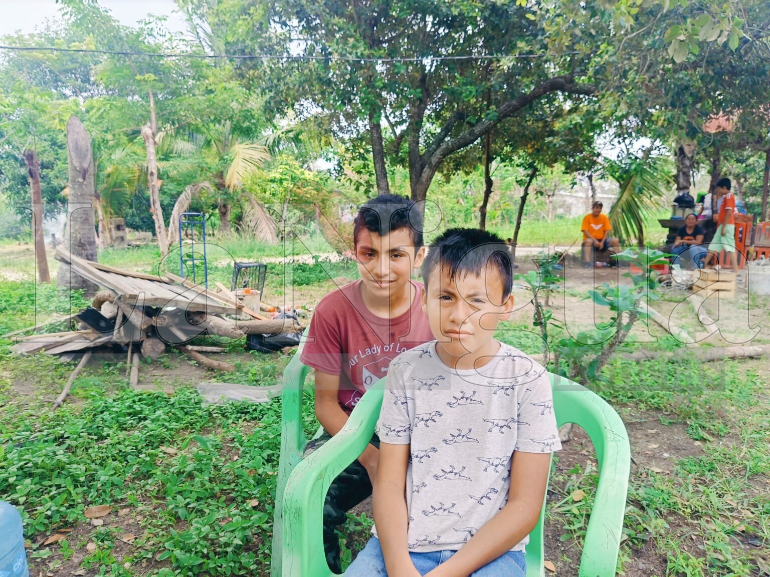 Piden apoyo para dos adolescentes con artritis reumatoide en Las Choapas