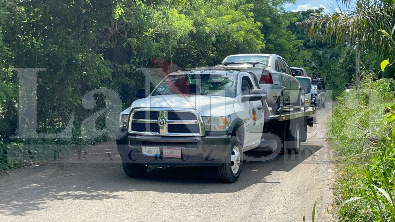 Fuerte operativo en Tihuatlán: rescatan a dos personas y aseguran armas, droga y explosivos