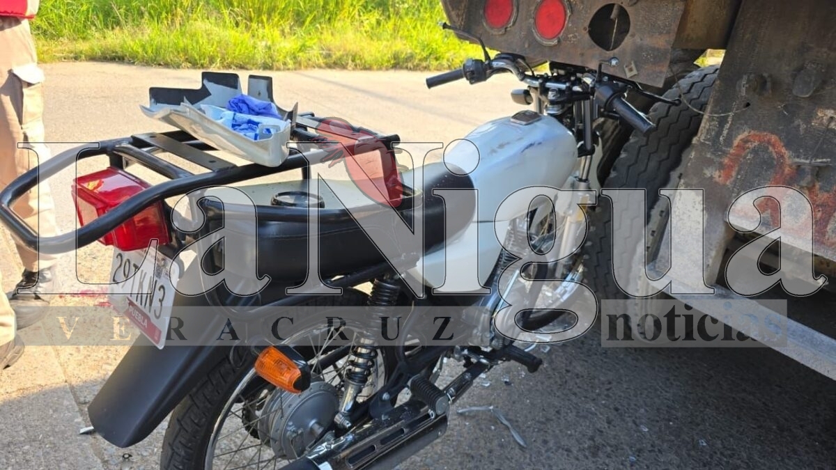Motociclista resulta gravemente herido tras chocar contra tráiler en Fortín 10 img 20250705 wa0015169136963012034664