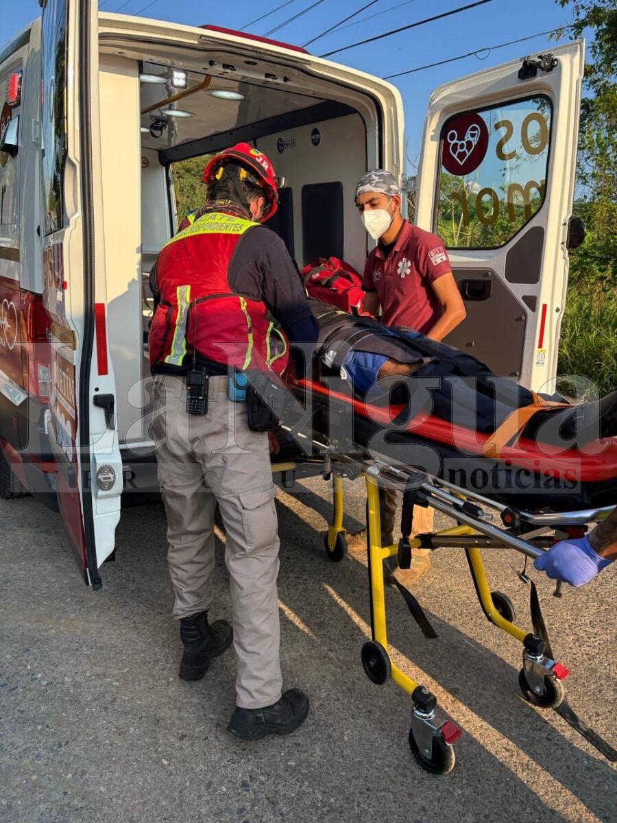 Motociclista resulta gravemente herido tras chocar contra tráiler en Fortín 12 img 20250705 wa00172595274475976408181