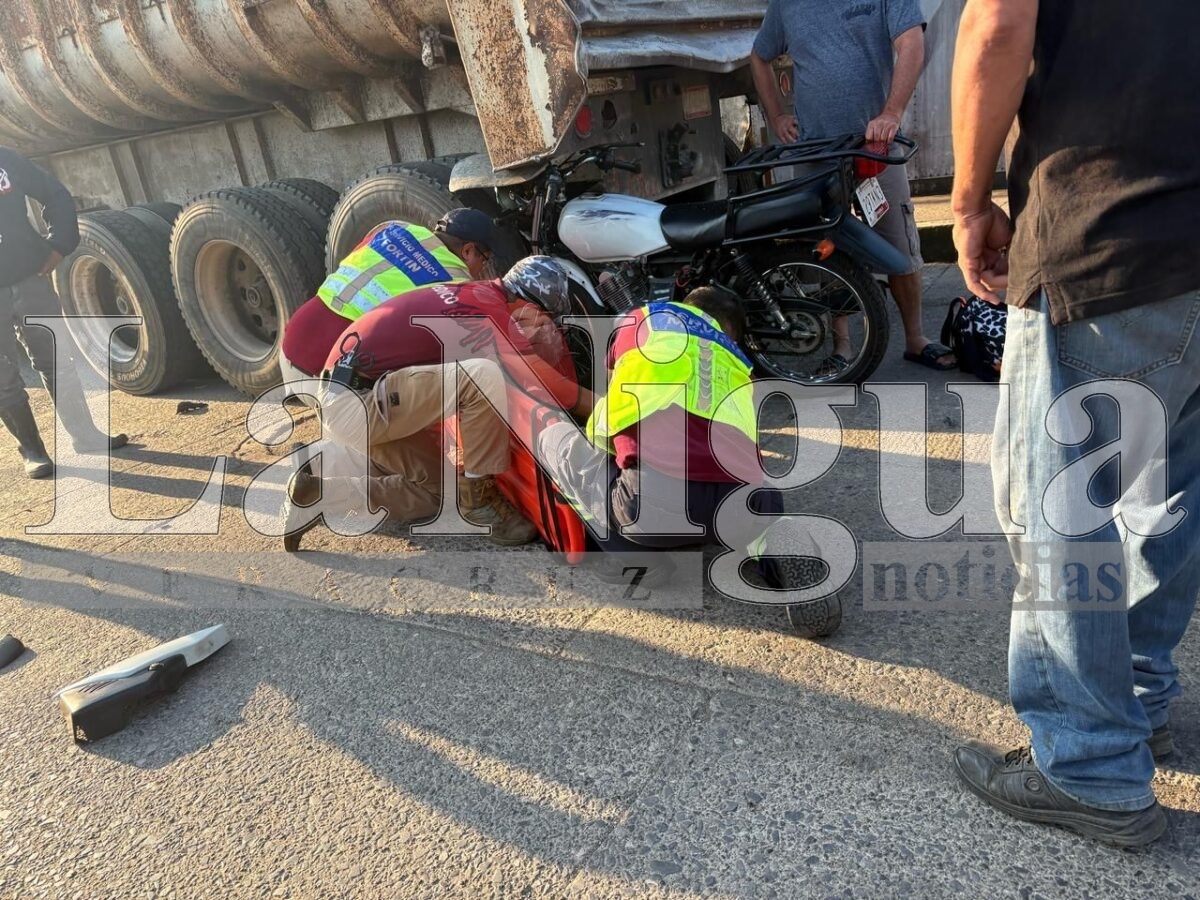 Motociclista resulta gravemente herido tras chocar contra tráiler en Fortín 15 img 20250705 wa00207572207752366946730