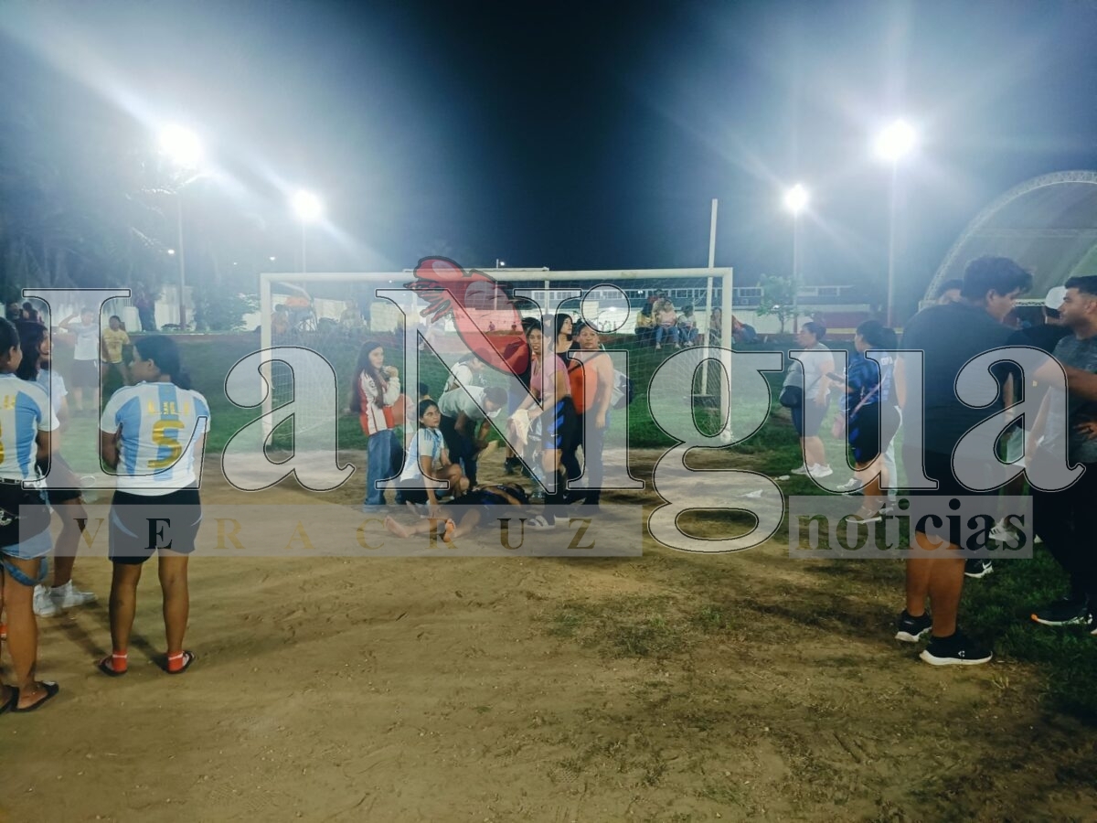 Jugadora sufre lesión y espera casi dos horas por atención médica en partido femenil en #LasChoapas 2 img 20250705 wa0042315969887672354992