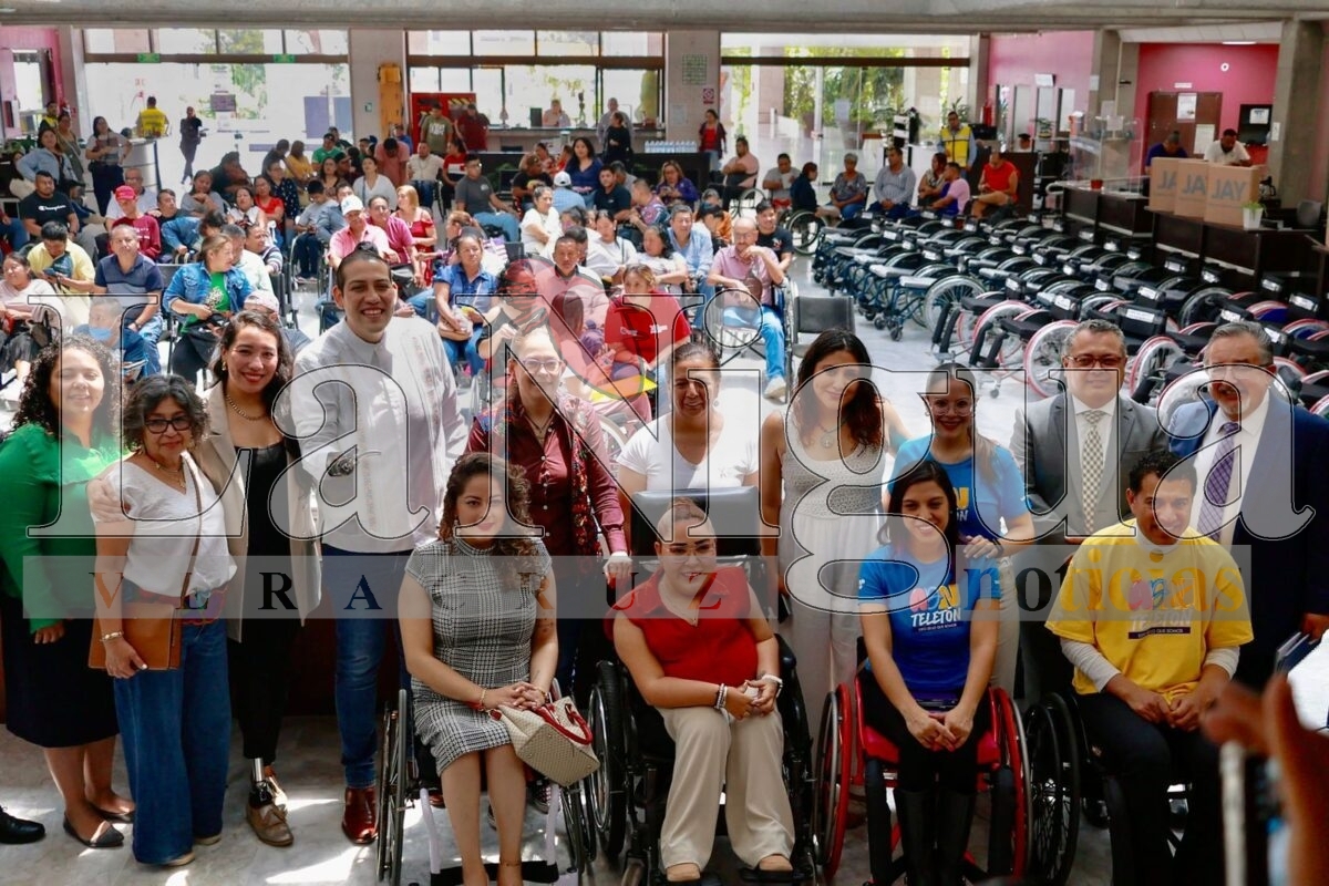 Atestigua Tanya Viveros la entrega de sillas de ruedas a personas con discapacidad 4 img 20250705 wa00825544627662630642093
