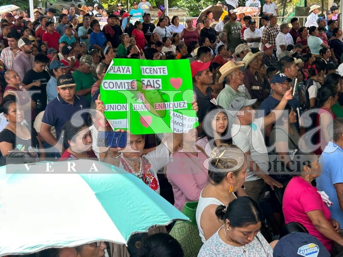 Claudia Sheinbaum entrega más de 1,418 millones de pesos del FAIS a pueblos indígenas de Veracruz. 3 img 20250706 wa00953704823717131900487