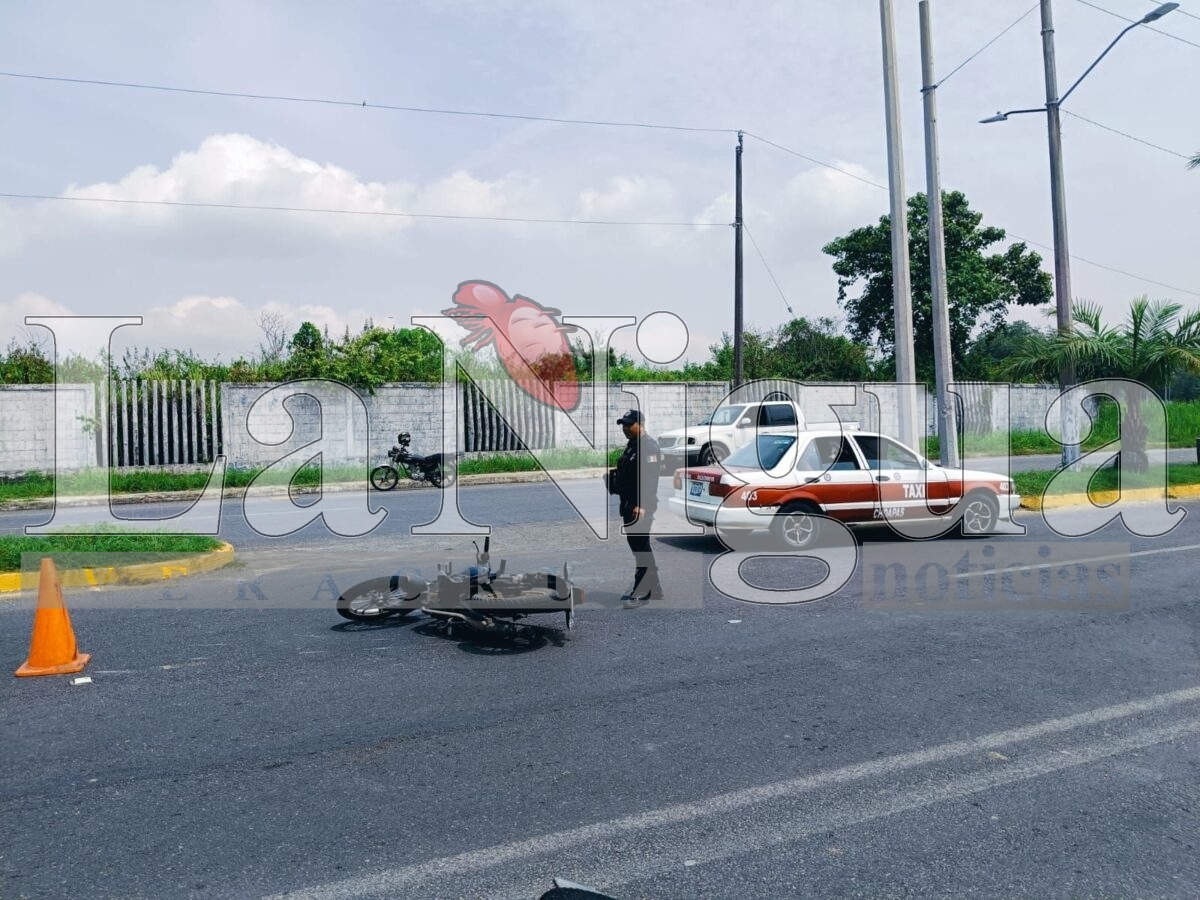 Motociclista resulta herido tras chocar contra camioneta en boulevard de Las Choapas 3 img 20250709 wa00647790490338905538925