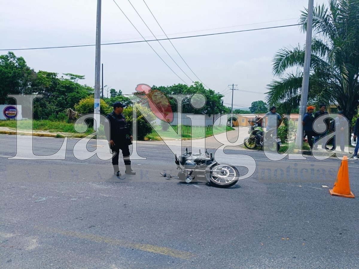 Motociclista resulta herido tras chocar contra camioneta en boulevard de Las Choapas 2 img 20250709 wa00654901660213535447930