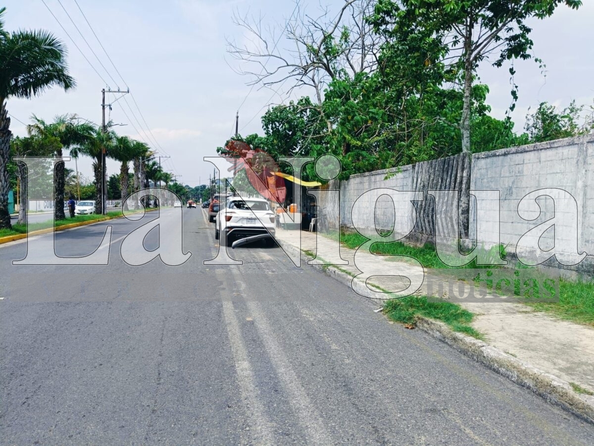 Motociclista resulta herido tras chocar contra camioneta en boulevard de Las Choapas 5 img 20250709 wa00668975640041124195724