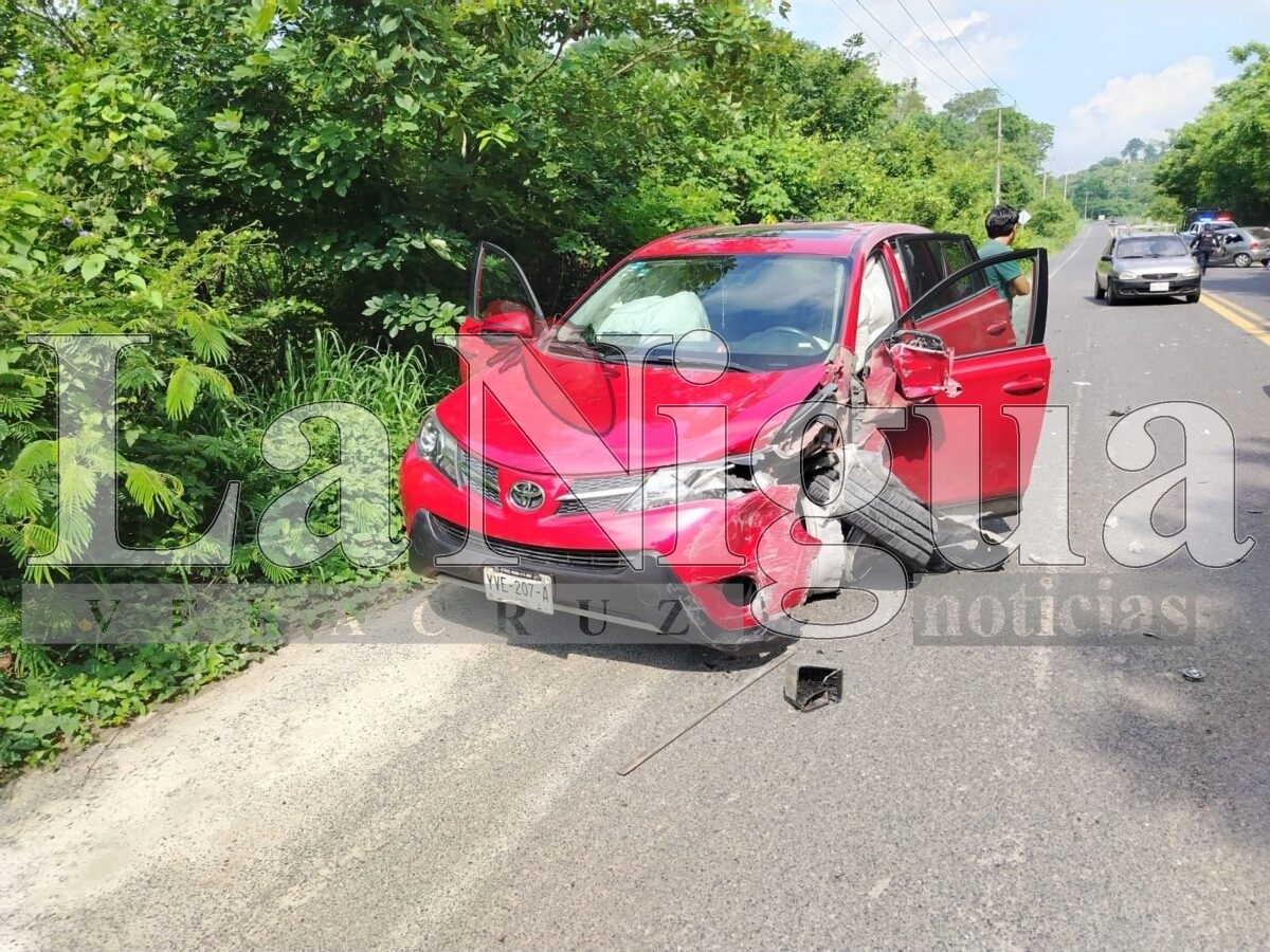 Conductor, en presunto estado de ebriedad, ocasionó un aparatoso accidente en Papantla 2 img 20250713 wa00273213580582069297915