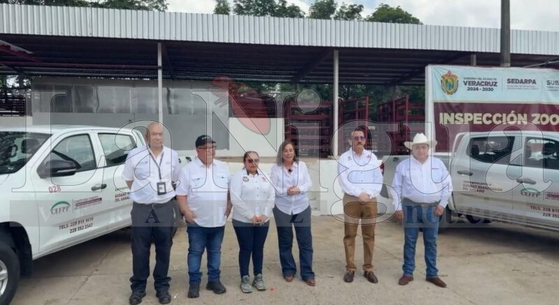 Rocío Nahle entrega vehículos para combatir plaga ganadera en Agua Dulce; asegura respaldo total a municipios del sur. 4 img 20250717 wa0054940259280684931345