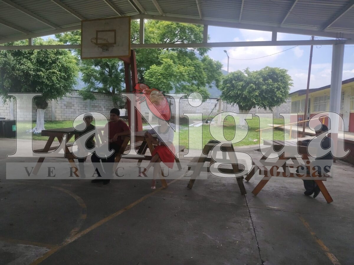 Estudiantes de Telesecundaria en Ixtaczoquitlán demuestran que el ingenio humano supera a la IA 4 img 20250717 wa01364748589997494984794
