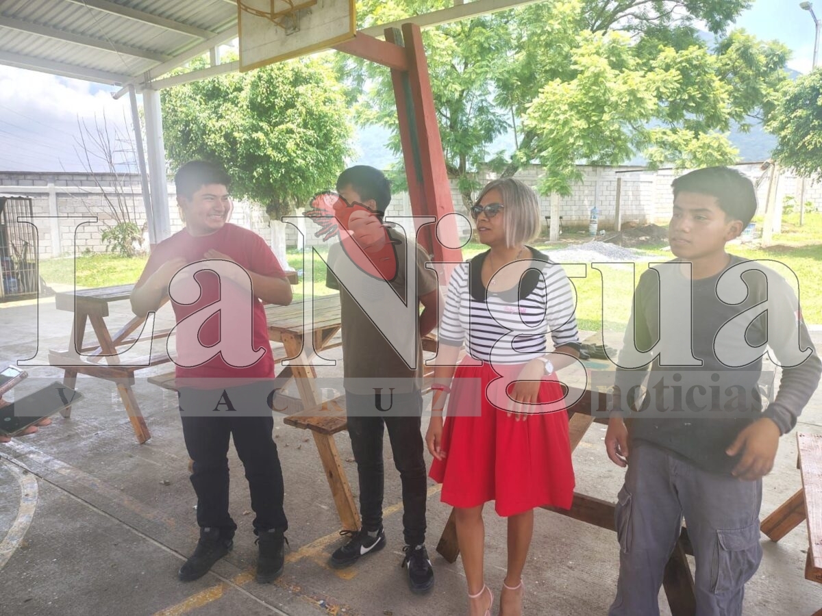 Estudiantes de Telesecundaria en Ixtaczoquitlán demuestran que el ingenio humano supera a la IA 2 img 20250717 wa0142568824300909233041