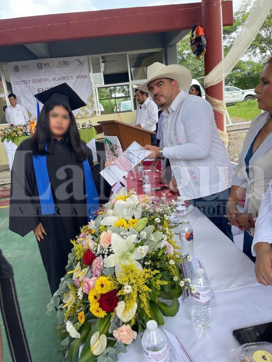 Zenyazen Escobar apadrina generación del Cecytev 29 de Yanga 1 img 20250718 wa00223729765695158364411