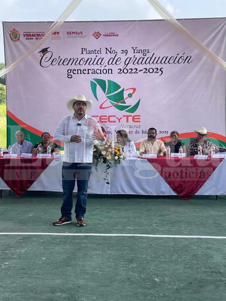 Zenyazen Escobar apadrina generación del Cecytev 29 de Yanga 4 img 20250718 wa00238046767458659412409
